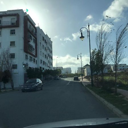 Appartement Familial Proche Aeroport Bab Andalous Tanger Bagian luar foto
